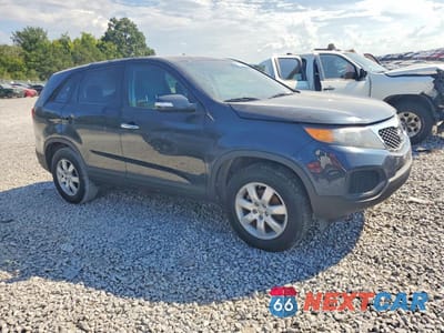 Czwarte zdjęcie samochodu z boku: 2013 KIA SORENTO LX VIN:5XYKT3A13DG359710 - miniatura