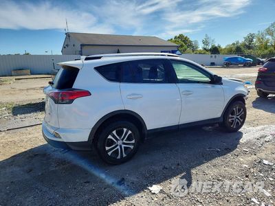 Trzecie zdjęcie samochodu z tyłu: 2016 TOYOTA RAV4 LE VIN:JTMZFREV5GJ078356 - miniatura