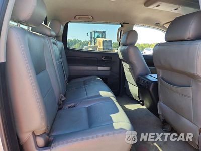 Zdjęcie 10 z 12 samochodu: 2011 TOYOTA TUNDRA CREWMAX SR5 VIN:5TFDM5F11BX017161 - miniatura