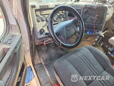 Zdjęcie 8 z 13 samochodu: 2011 FREIGHTLINER CASCADIA SEMI TRUCK VIN:1FUJGLDR6BSAS0928 - miniatura