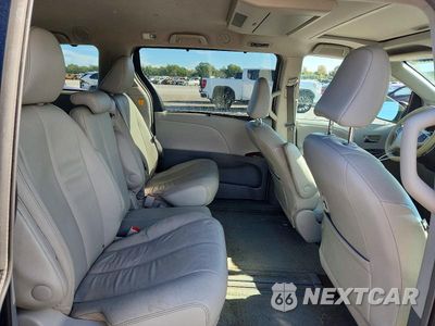 Zdjęcie 11 z 13 samochodu: 2013 TOYOTA SIENNA XLE VIN:5TDYK3DC0DS319971 - miniatura