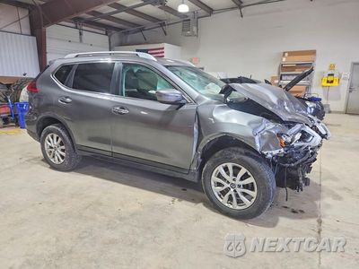 Czwarte zdjęcie samochodu z boku: 2018 NISSAN ROGUE SV VIN:5N1AT2MV2JC704922 - miniatura