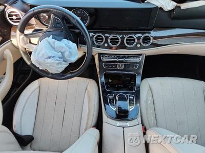 Zdjęcie 8 z 12 samochodu: 2017 MERCEDES-BENZ E 300 VIN:WDDZF4JBXHA284942 - miniatura