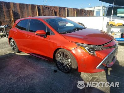 Czwarte zdjęcie samochodu z boku: 2019 TOYOTA COROLLA HATCHBACK XSE VIN:JTNK4RBE3K3051581 - miniatura