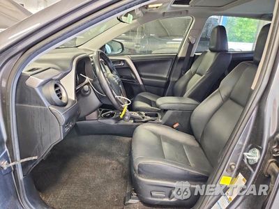 Zdjęcie 7 z 13 samochodu: 2017 TOYOTA RAV4 HV LIMITED VIN:JTMDJREV6HD082411 - miniatura