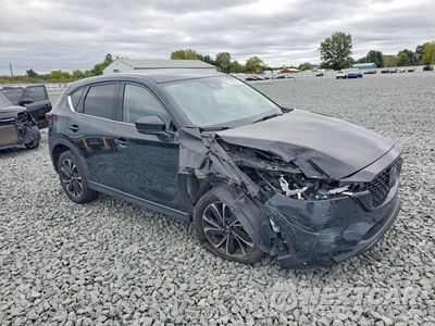 Czwarte zdjęcie samochodu z boku: 2022 MAZDA CX-5 PREMIUM PLUS VIN:JM3KFBEM5N0536097 - miniatura