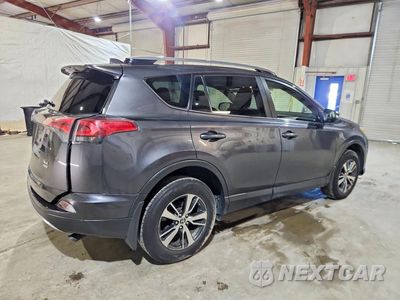Trzecie zdjęcie samochodu z tyłu: 2018 TOYOTA RAV4 XLE VIN:JTMRFREV7JJ738632 - miniatura