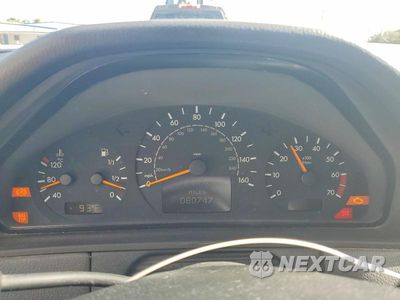Zdjęcie 9 z 13 samochodu: 2002 MERCEDES-BENZ E-CLASS E320 VIN:WDBJH65J82B420998 - miniatura