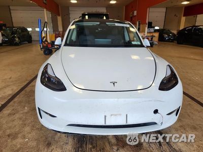 Piąte zdjęcie samochodu w środku: 2023 TESLA MODEL Y VIN:7SAYGAEE5PF808402 - miniatura