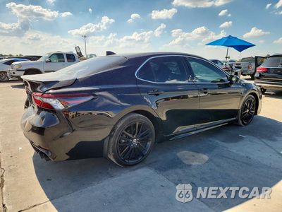 Trzecie zdjęcie samochodu z tyłu: 2021 TOYOTA CAMRY XSE VIN:4T1K61AK2MU415943 - miniatura