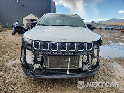 Piąte zdjęcie samochodu w środku: 2025 JEEP COMPASS LATITUDE VIN:3C4NJDBN5ST616866 - miniatura