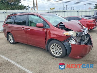 Czwarte zdjęcie samochodu z boku: 2017 TOYOTA SIENNA XLE PREMIUM 8-PASSENGER VIN:5TDYZ3DC1HS870783 - miniatura