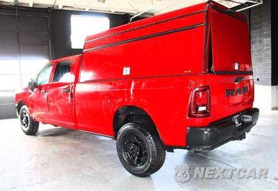 Czwarte zdjęcie samochodu z boku: 2026 RAM 3500 TRADESMAN VIN:3C63R3GJ6TG179378 - miniatura