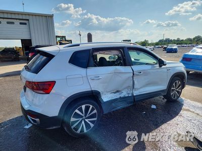 Trzecie zdjęcie samochodu z tyłu: 2022 VOLKSWAGEN TAOS SE VIN:3VVSX7B21NM089109 - miniatura