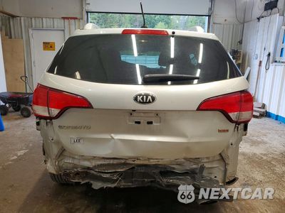 Zdjęcie 6 z 14 samochodu: 2015 KIA SORENTO LX VIN:5XYKTCA64FG616565 - miniatura