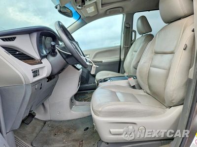 Zdjęcie 7 z 14 samochodu: 2017 TOYOTA SIENNA XLE 8-PASSENGER VIN:5TDYZ3DC8HS766470 - miniatura