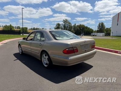 Trzecie zdjęcie samochodu z tyłu: 2000 MERCEDES-BENZ E 430 VIN:WDBJF70J7YB018627 - miniatura