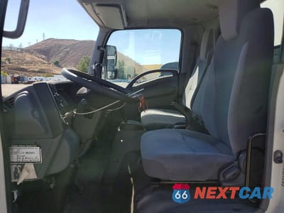 Zdjęcie 7 z 12 samochodu: 2020 ISUZU NRR BOX TRUCK VIN:JALE5W163L7302552 - miniatura