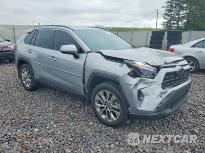 Czwarte zdjęcie samochodu z boku: 2025 TOYOTA RAV4 XLE PREMIUM VIN:2T3A1RFV3SW532513 - miniatura