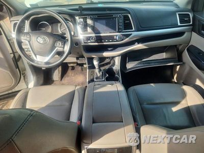 Zdjęcie 8 z 13 samochodu: 2016 TOYOTA HIGHLANDER XLE VIN:5TDJKRFH9GS285434 - miniatura
