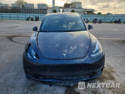 Piąte zdjęcie samochodu w środku: 2025 TESLA MODEL Y VIN:7SAYGDEDXSF227236 - miniatura