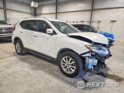Czwarte zdjęcie samochodu z boku: 2017 NISSAN ROGUE SV VIN:KNMAT2MV7HP545757 - miniatura
