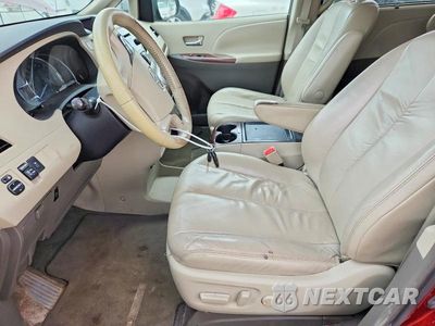 Zdjęcie 7 z 13 samochodu: 2011 TOYOTA SIENNA XLE 7-PASSENGER VIN:5TDDK3DCXBS007782 - miniatura