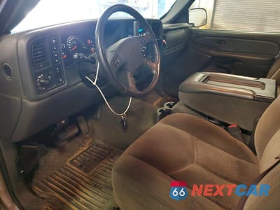 Zdjęcie 8 z 12 samochodu: 2005 CHEVROLET SILVERADO K1500 VIN:1GCEK19B35E241250 - miniatura
