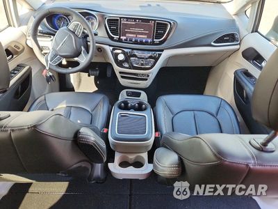Zdjęcie 8 z 13 samochodu: 2023 CHRYSLER PACIFICA TOURING L VIN:2C4RC3BG3PR600408 - miniatura
