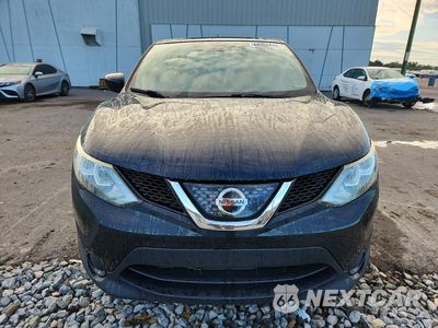 Piąte zdjęcie samochodu w środku: 2018 NISSAN ROGUE SPORT S VIN:JN1BJ1CPXJW187169 - miniatura