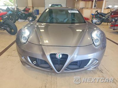 Piąte zdjęcie samochodu w środku: 2017 ALFA ROMEO 4C VIN:ZARBAAA41HM244988 - miniatura