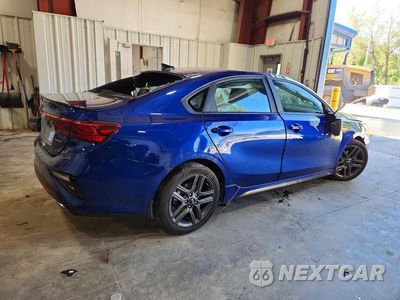 Trzecie zdjęcie samochodu z tyłu: 2021 KIA FORTE GT LINE VIN:3KPF34AD7ME303817 - miniatura