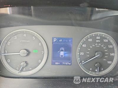 Zdjęcie 9 z 12 samochodu: 2017 HYUNDAI SONATA SPORT VIN:5NPE34AF1HH526630 - miniatura