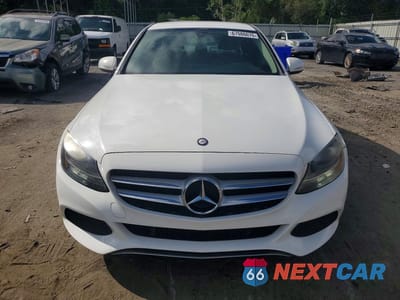 Piąte zdjęcie samochodu w środku: 2015 MERCEDES-BENZ C 300 4MATIC VIN:55SWF4KB2FU077153 - miniatura