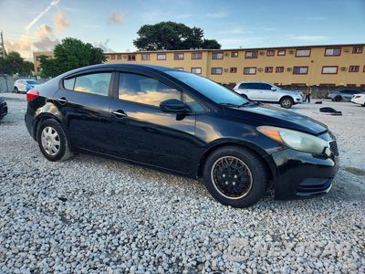 Czwarte zdjęcie samochodu z boku: 2016 KIA FORTE LX VIN:KNAFK4A63G5595774 - miniatura