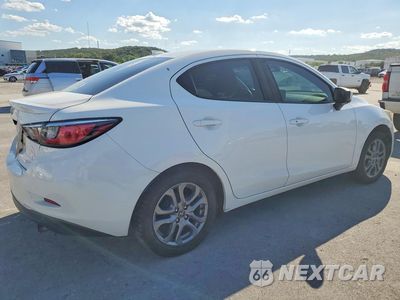 Trzecie zdjęcie samochodu z tyłu: 2020 TOYOTA YARIS LE VIN:3MYDLBYV1LY704210 - miniatura