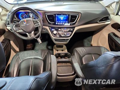 Zdjęcie 8 z 14 samochodu: 2017 CHRYSLER PACIFICA TOURING L VIN:2C4RC1BG0HR831854 - miniatura