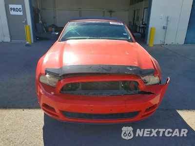 Piąte zdjęcie samochodu w środku: 2013 FORD MUSTANG VIN:1ZVBP8EM4D5209875 - miniatura