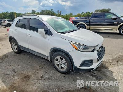 Czwarte zdjęcie samochodu z boku: 2020 CHEVROLET TRAX 1LT VIN:KL7CJLSB7LB330413 - miniatura