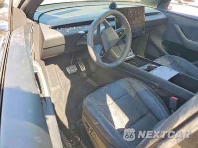 Zdjęcie 8 z 13 samochodu: 2026 TESLA MODEL Y VIN:7SAYGDEE5TF581692 - miniatura