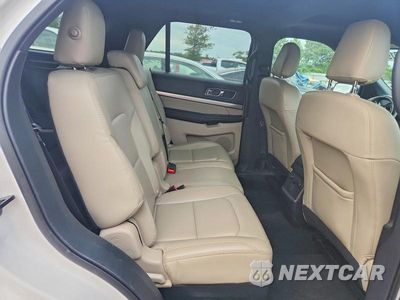 Zdjęcie 10 z 12 samochodu: 2019 FORD EXPLORER XLT VIN:1FM5K8D82KGA67705 - miniatura