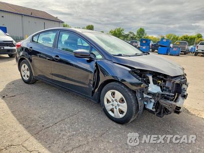 Czwarte zdjęcie samochodu z boku: 2016 KIA FORTE LX VIN:KNAFK4A6XG5612974 - miniatura