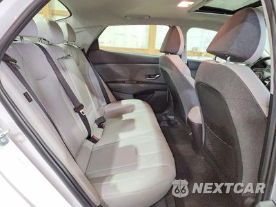 Zdjęcie 10 z 12 samochodu: 2025 HYUNDAI ELANTRA LIMITED VIN:KMHLP4DG4SU903539 - miniatura