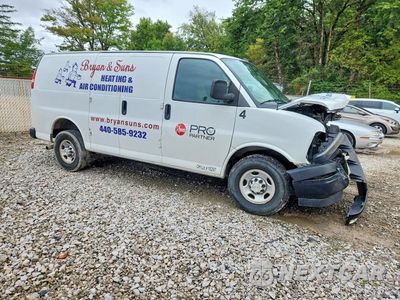 Czwarte zdjęcie samochodu z boku: 2020 CHEVROLET EXPRESS G2500 VAN VIN:1GCWGAFP1L1270935 - miniatura