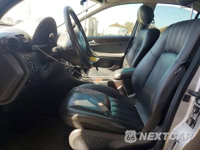 Zdjęcie 7 z 12 samochodu: 2005 MERCEDES-BENZ C 320 4MATIC VIN:WDBRF84J45F562140 - miniatura