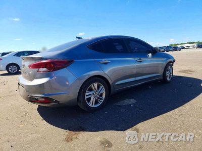 Trzecie zdjęcie samochodu z tyłu: 2019 HYUNDAI ELANTRA SEL VIN:5NPD84LFXKH430058 - miniatura