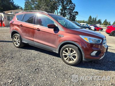 Czwarte zdjęcie samochodu z boku: 2018 FORD ESCAPE SE VIN:1FMCU0GD8JUB62331 - miniatura