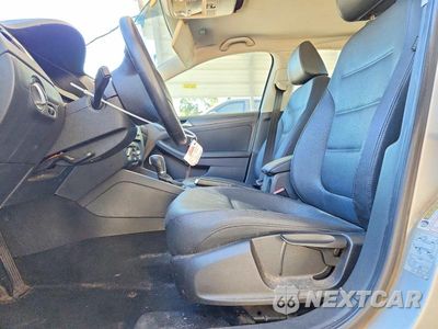 Zdjęcie 7 z 12 samochodu: 2011 VOLKSWAGEN JETTA SE VIN:3VWDZ7AJ9BM067717 - miniatura