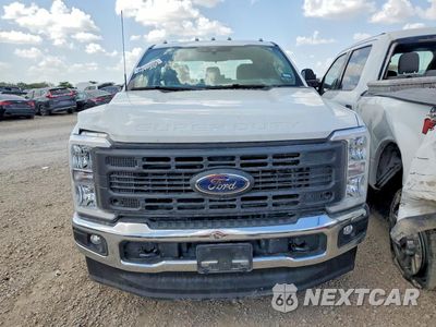 Piąte zdjęcie samochodu w środku: 2025 FORD F350 SUPER DUTY VIN:1FT8W3DT3SED40188 - miniatura