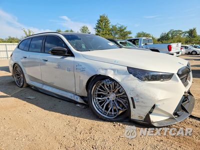 Czwarte zdjęcie samochodu z boku: 2025 BMW M5 TOURING VIN:WBS83GV0XSCU42922 - miniatura
